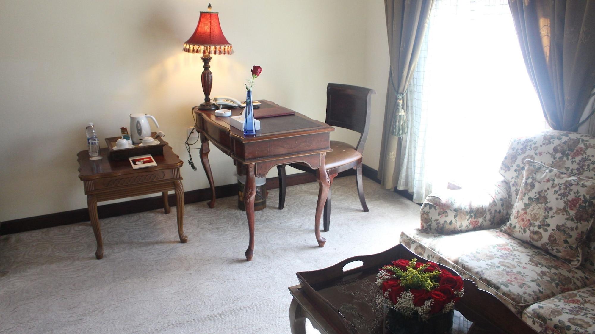 The Convention Center & Royal Suites Hotel Kuwait City Eksteriør billede