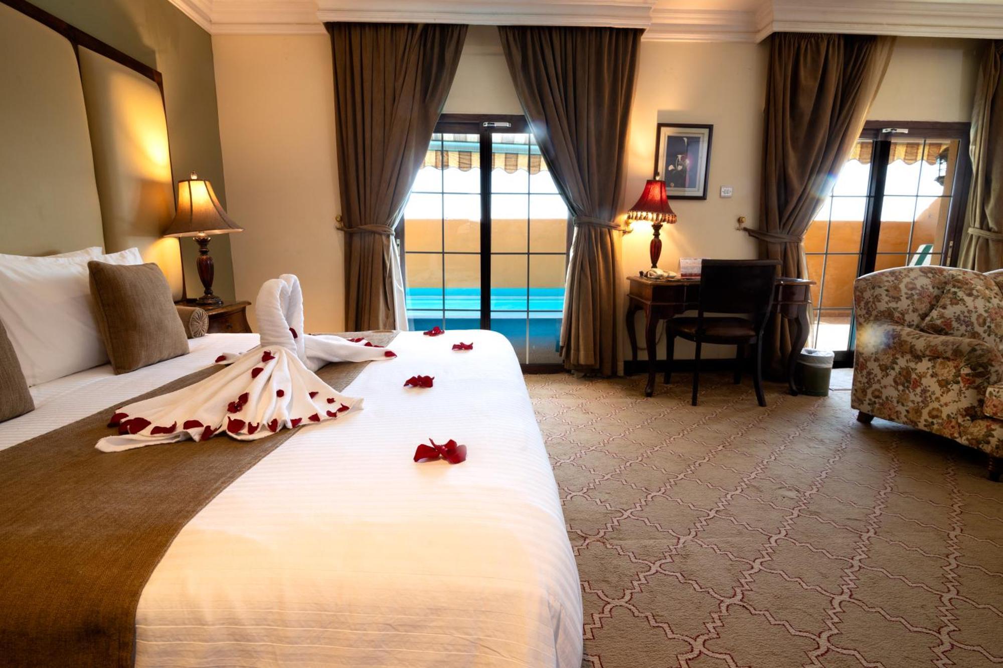 The Convention Center & Royal Suites Hotel Kuwait City Eksteriør billede
