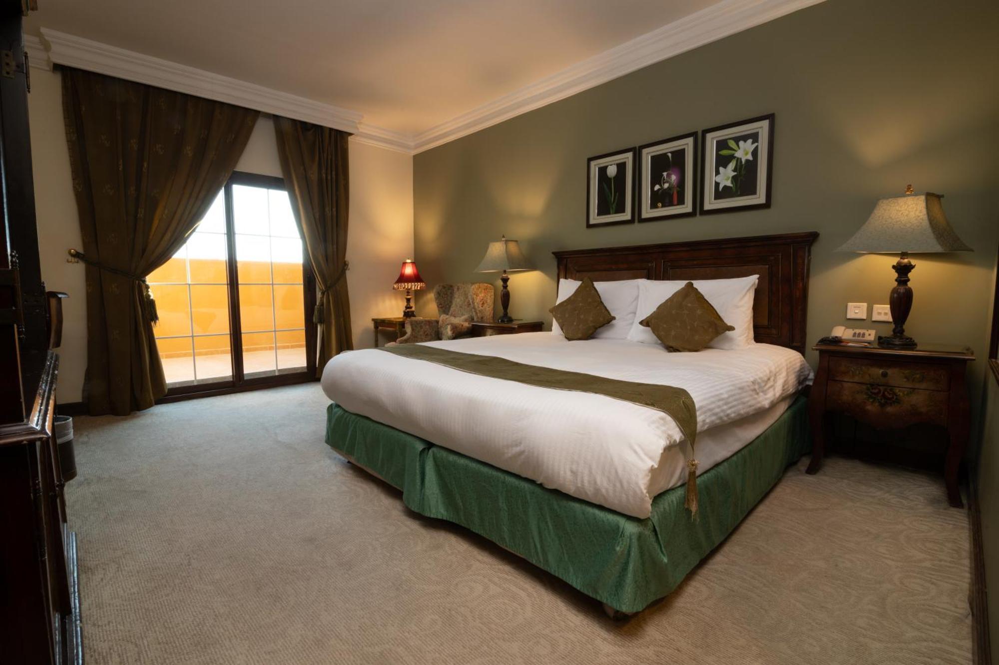 The Convention Center & Royal Suites Hotel Kuwait City Eksteriør billede
