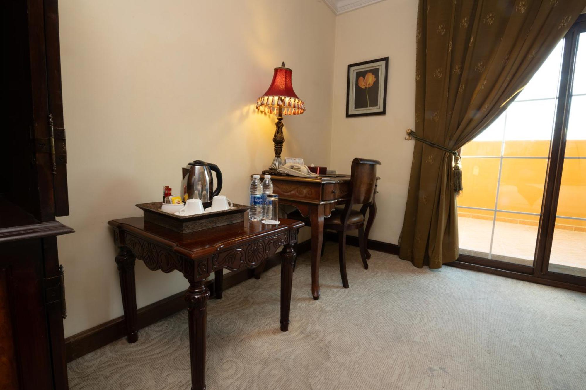 The Convention Center & Royal Suites Hotel Kuwait City Eksteriør billede