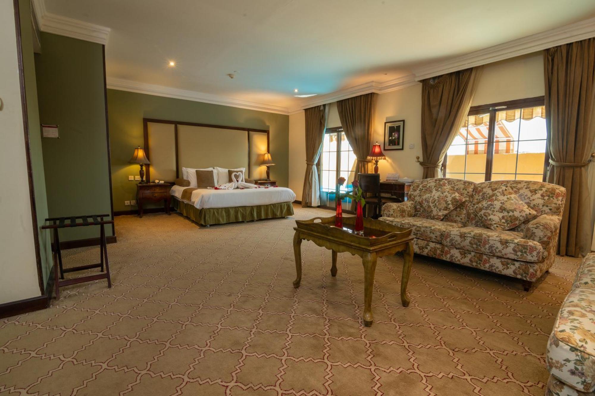 The Convention Center & Royal Suites Hotel Kuwait City Eksteriør billede