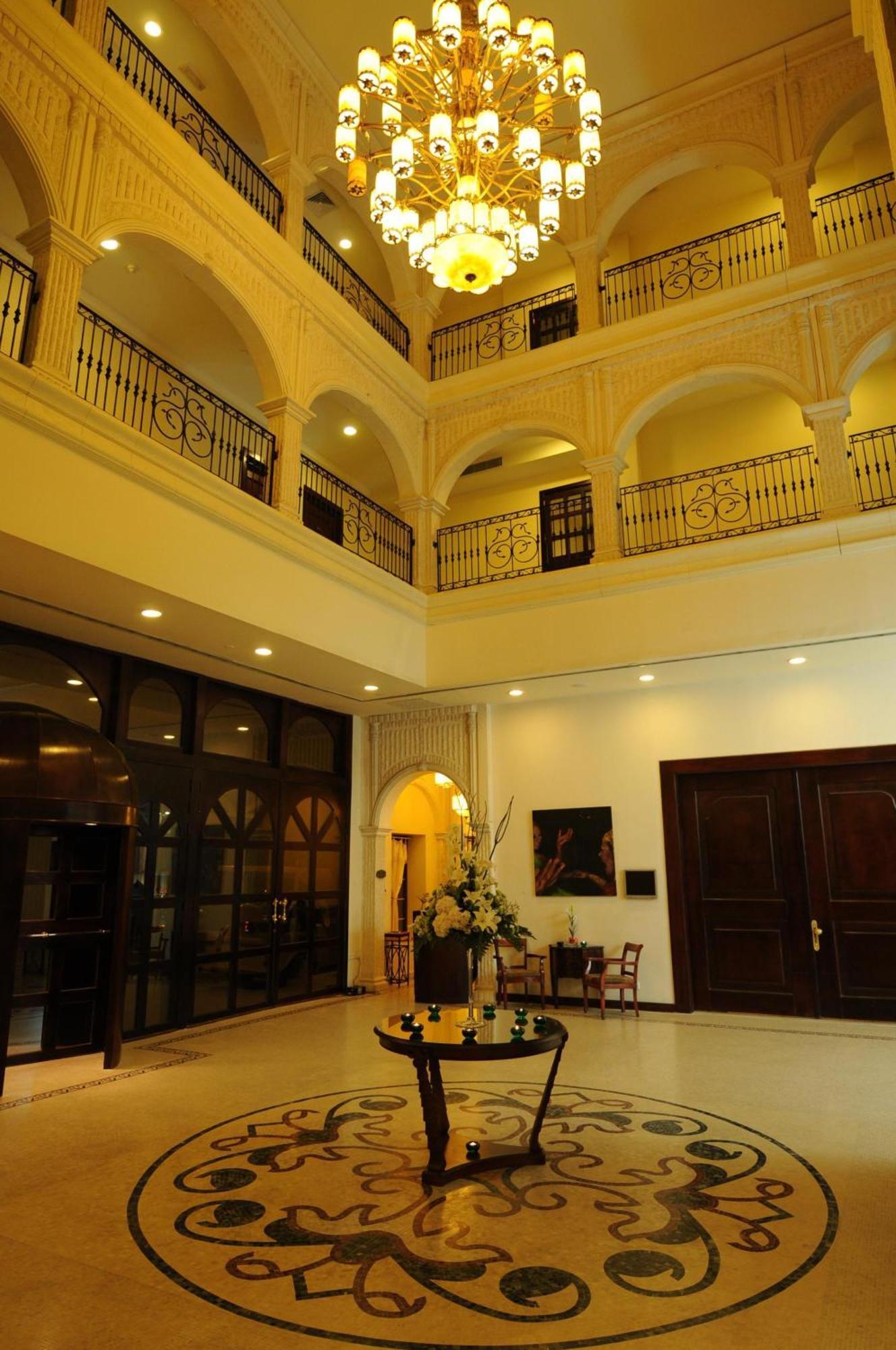 The Convention Center & Royal Suites Hotel Kuwait City Eksteriør billede