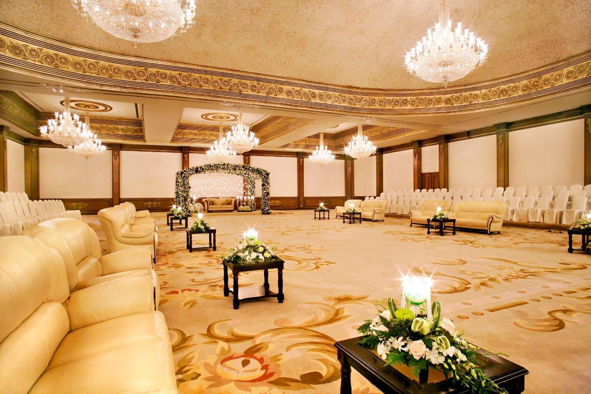 The Convention Center & Royal Suites Hotel Kuwait City Eksteriør billede