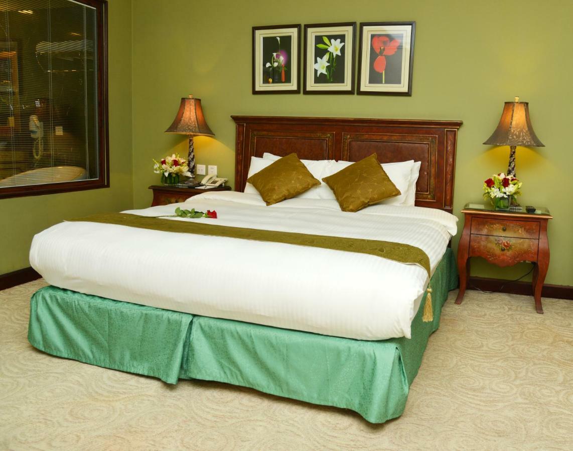The Convention Center & Royal Suites Hotel Kuwait City Eksteriør billede