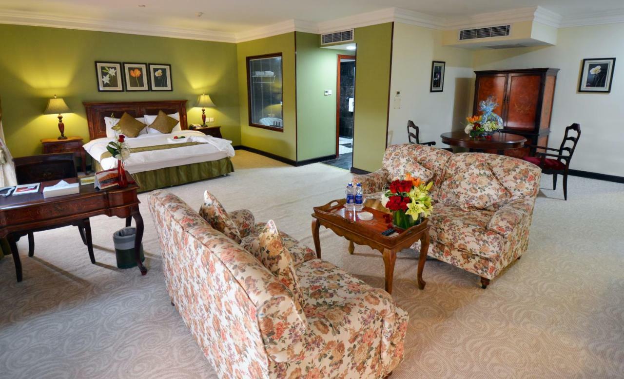 The Convention Center & Royal Suites Hotel Kuwait City Eksteriør billede