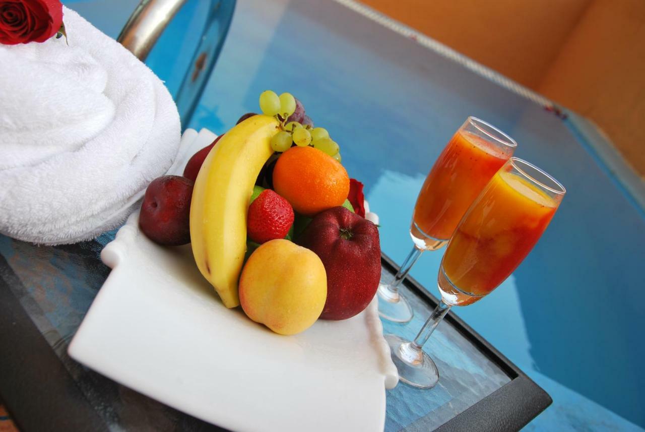 The Convention Center & Royal Suites Hotel Kuwait City Eksteriør billede