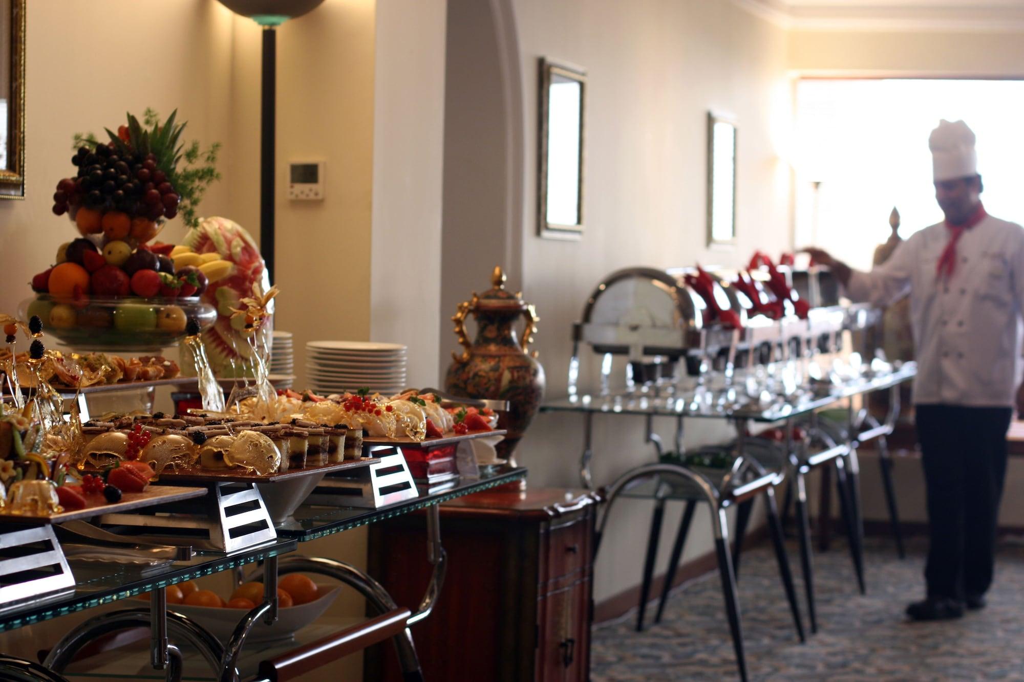 The Convention Center & Royal Suites Hotel Kuwait City Eksteriør billede
