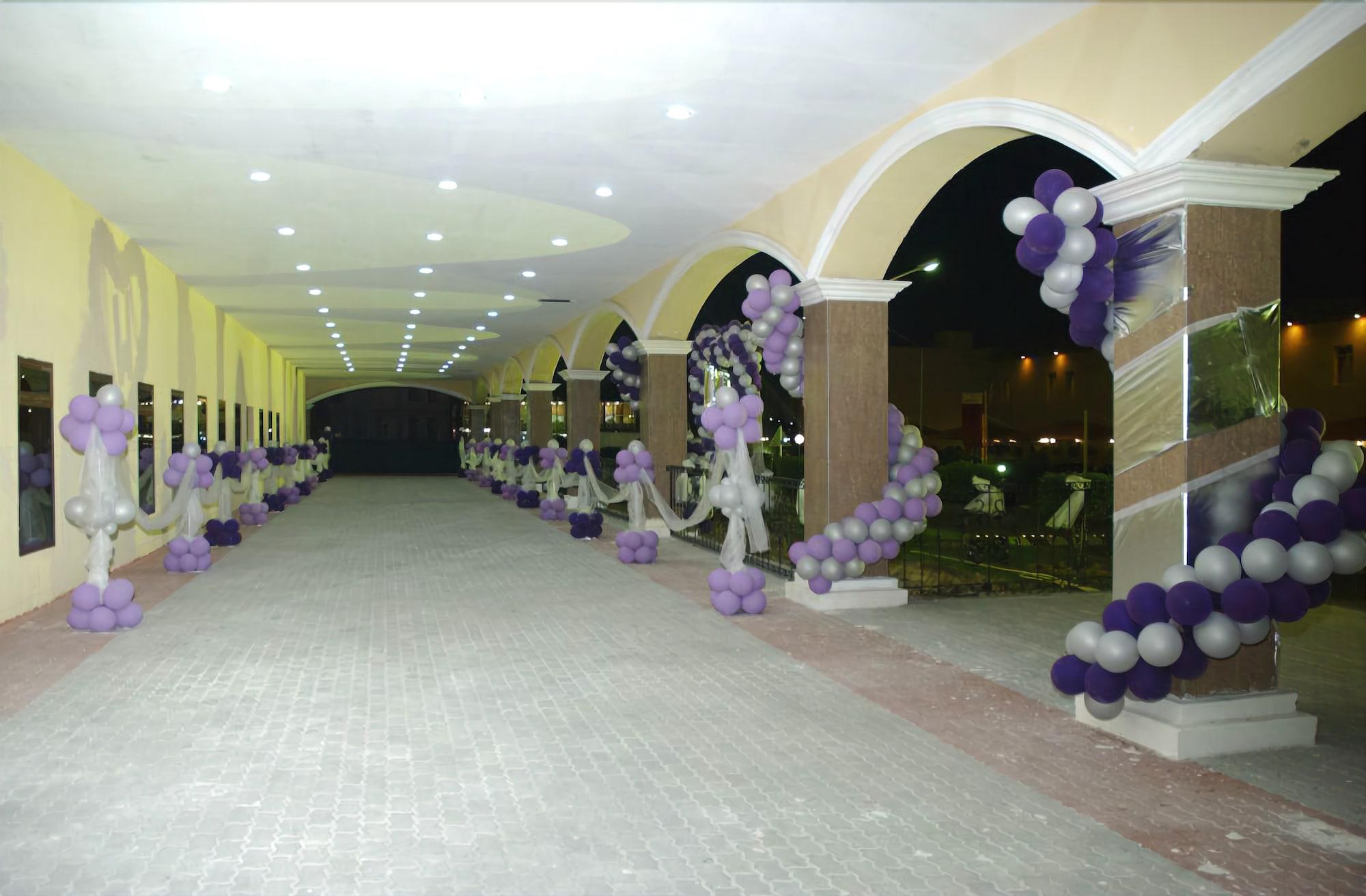 The Convention Center & Royal Suites Hotel Kuwait City Eksteriør billede